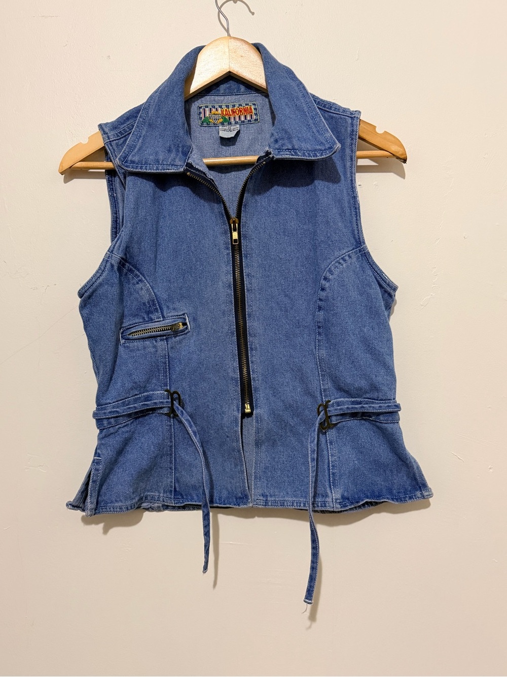 Women's Sleeveless Denim Zip Front Jacket - Blue